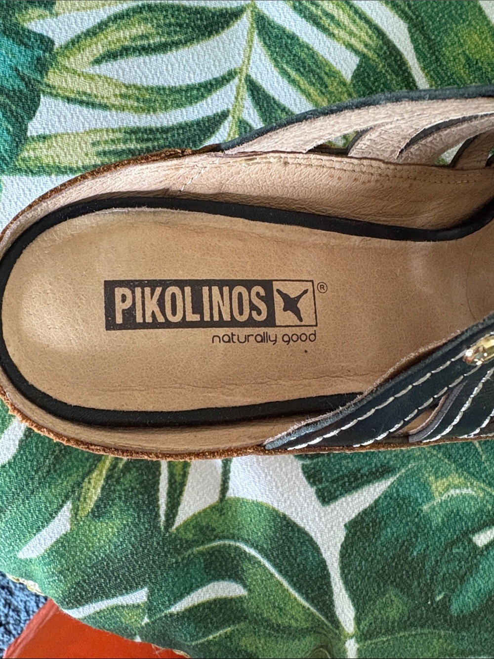 PIKOLINOS Deep Charcoal/Black Cutout Leather Heels NWOT - Picture 5 of 11